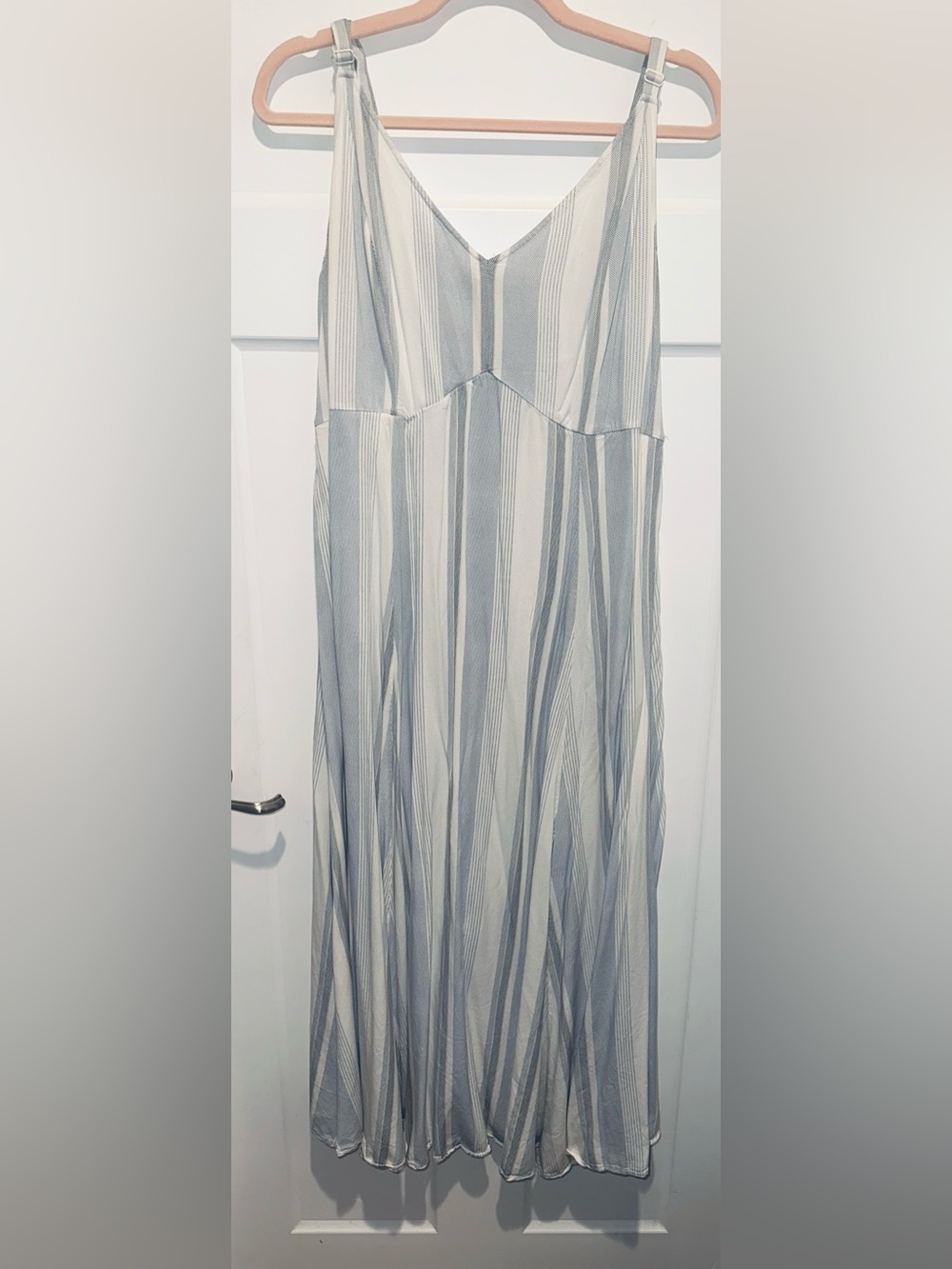 torrid White Top with Blue Maxi Dress - Size 1